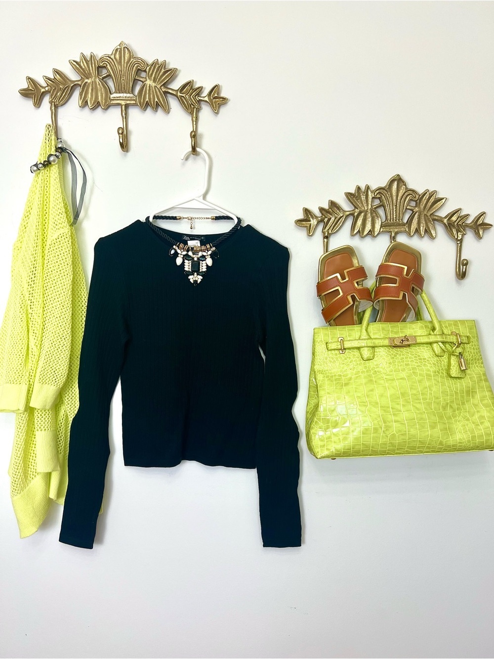 🆕ZARA Black Long Sleeve Ribbed Top elbow cutout M ptp 19” l 20”